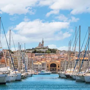 Yacht Idealement Situe Au Coeur Du Vieux-port Botel Marseille